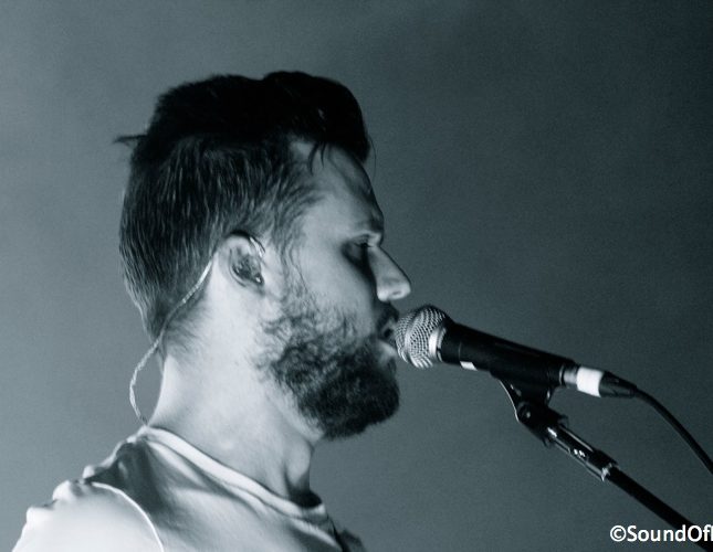 White Lies en concert au Trianon, Paris le 2 décembre 2013