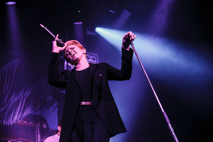 La Roux, l'impeccable, fait danser Chorus