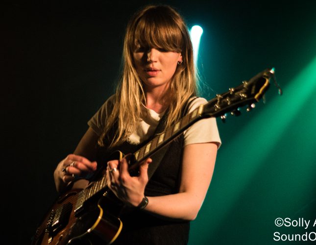 Hannah Lou Clark en concert au Point Ephémère le 16 Avril 2016