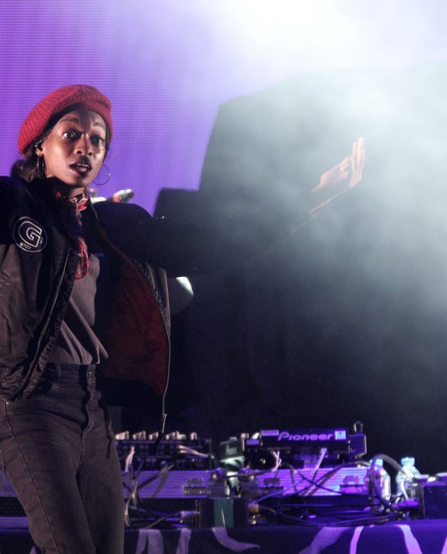 Little Simz sur la scène du Zénith