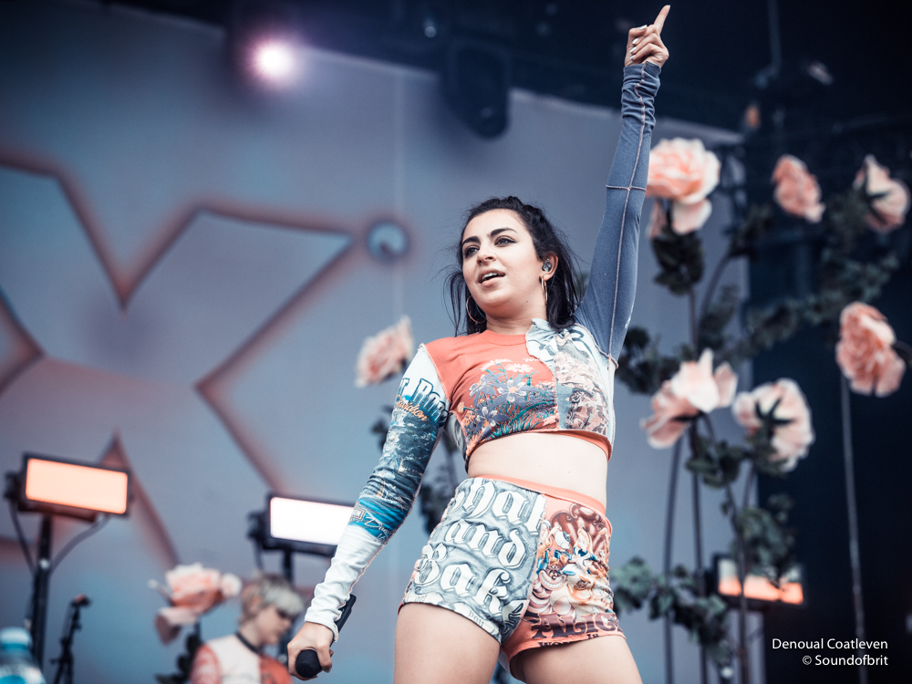 Charli XCX au festival Lollapalooza Paris en 2017