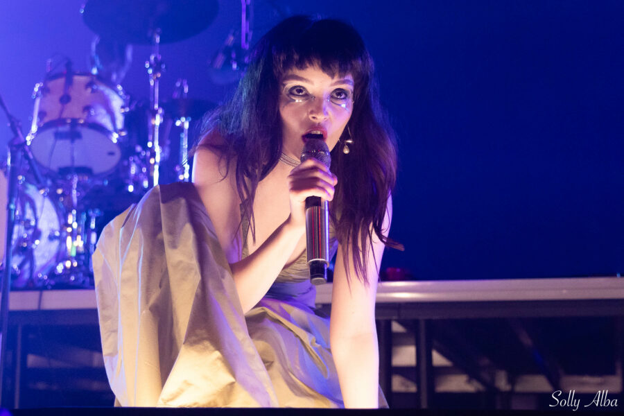 Lauren Mayberry au Zénith de Paris, le 31 octobre 2024