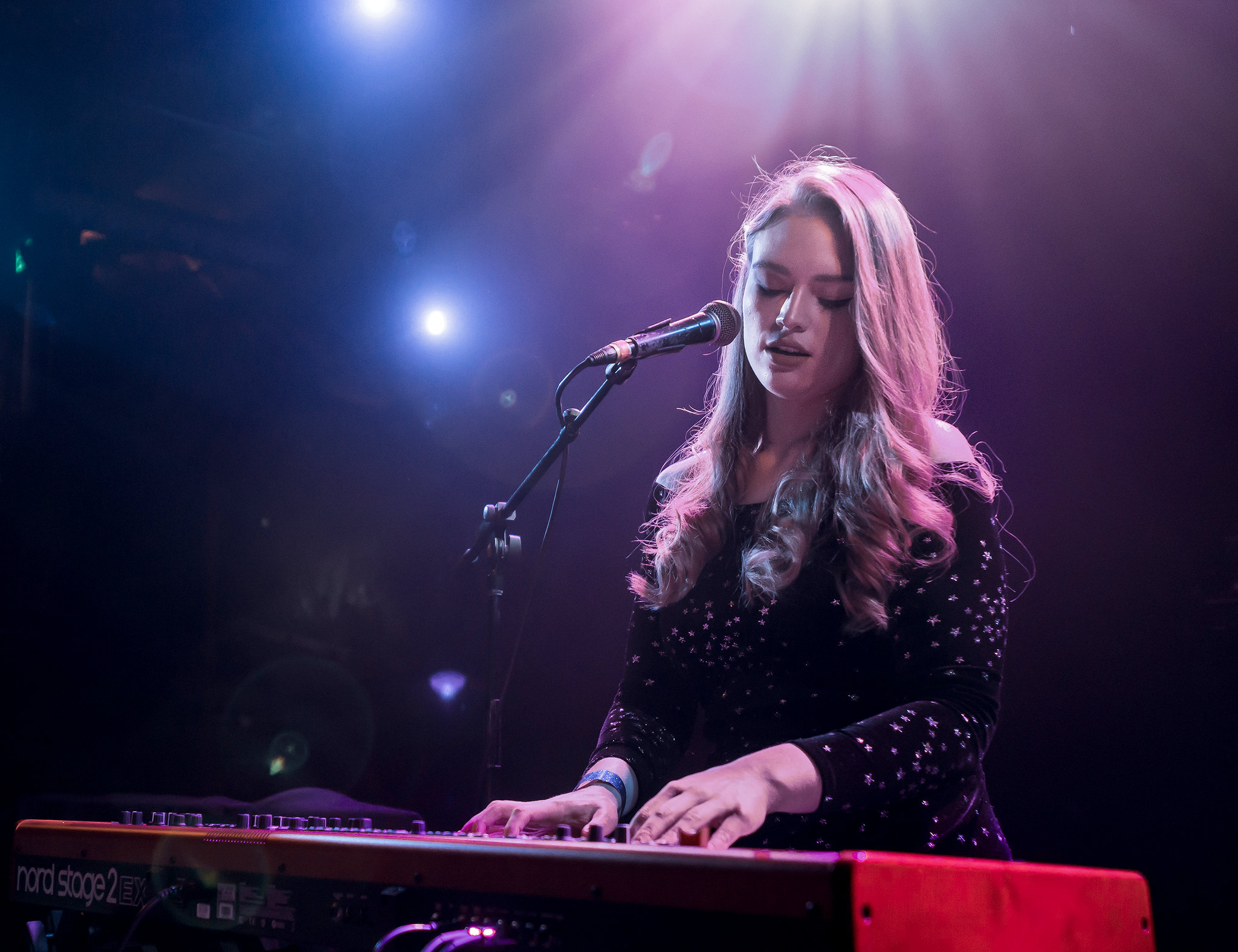 Freya Ridings, en concert à The Troubadour à Los Angeles, le 28 mars 2018 ©Justin Higuchi