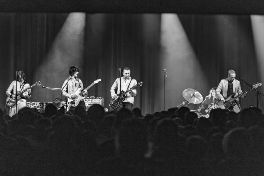 Miles Kane en concert au Trianon, à Paris, le 20 mars 2026