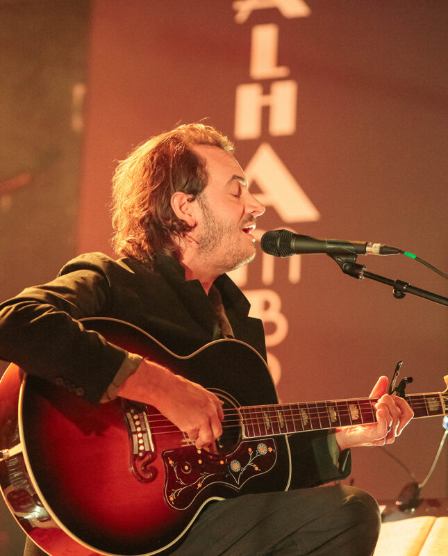 Tom Smith en concert à l'Alhambra, Paris, le 10 avril 2026