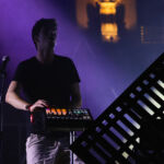 Fakear en concert au Fnac Live Festival, à Paris (Hôtel De Ville), le 22 juillet 2016