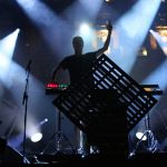 Fakear en concert au Fnac Live Festival, à Paris (Hôtel De Ville), le 22 juillet 2016