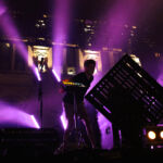 Fakear en concert au Fnac Live Festival, à Paris (Hôtel De Ville), le 22 juillet 2016