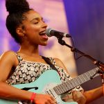 Lianne La Havas en concert au Fnac Live Festival (Hôtel de Ville de Paris), le 23 juillet 2016.