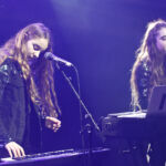 Let's Eat Grandma en concert au Inrocks Festival, à La Cigale, à Paris, le 19 novembre 2016