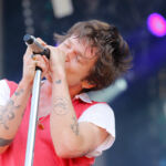 Cage The Elephant en concert au Festival Solidays, à l'Hippodrome de Longchamp, le 24 juin 2017