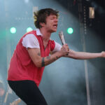 Cage The Elephant en concert au Festival Solidays, à l'Hippodrome de Longchamp, le 24 juin 2017