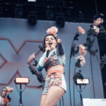 Charlie XCX en concert au festival Lollapalooza Paris, à l'hippodrome de Longchamp, le 22 juillet 2017 Charli XCX