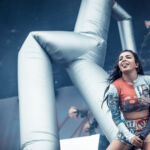 Charlie XCX en concert au festival Lollapalooza Paris, à l'hippodrome de Longchamp, le 22 juillet 2017