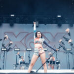 Charlie XCX en concert au festival Lollapalooza Paris, à l'hippodrome de Longchamp, le 22 juillet 2017