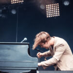 Tom Odell en concert au festival Lollapalooza Paris, à l'hippodrome de Longchamp, le 22 juillet 2017