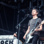 Liam Gallager en concert au festival Lollapalooza Paris, à l'hippodrome de Longchamp, le 22 juillet 2017