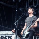 Liam Gallager en concert au festival Lollapalooza Paris, à l'hippodrome de Longchamp, le 22 juillet 2017