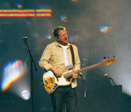 Mumford & Sons en concert à l'Adidas Arena, Paris, le 14 novembre 2025