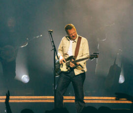 Mumford & Sons en concert à l'Adidas Arena, Paris, le 14 novembre 2025