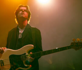 Girl in the Year Above, en première partie de The Kooks, au Zénith de Paris, le 8 février 2026