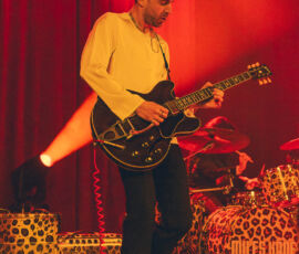 Miles Kane en concert au Trianon, à Paris, le 20 mars 2026