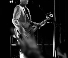 Miles Kane en concert au Trianon, à Paris, le 20 mars 2026