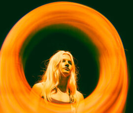 Swim School, en premiere partie de Suede, à l'Olympia, Paris, le 14 mars 2026