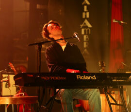 Iskander Moon en prèmiere partie de Tom Smith en concert à l'Alhambra, Paris, le 10 avril 2026