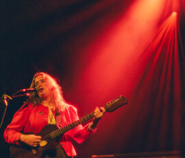 Katy J Pearson, en première partie de CMAT, au Trianon, Paris, le 2 avril 2026