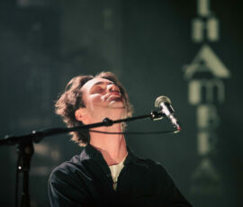 Iskander Moon en prèmiere partie de Tom Smith en concert à l'Alhambra, Paris, le 10 avril 2026