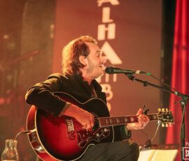 Tom Smith en concert à l'Alhambra, Paris, le 10 avril 2026